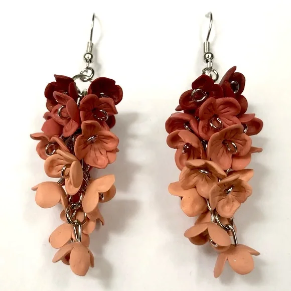Handmade flower cluster earrings - Picture 2 of 3